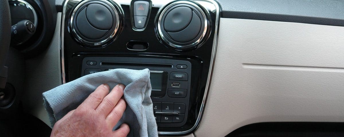 jak dbać o klimatyzacje w samochodzie?